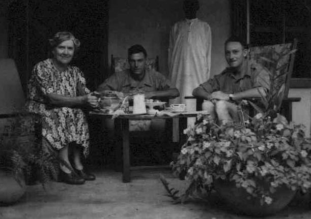 1943 entertaining troops on the farm